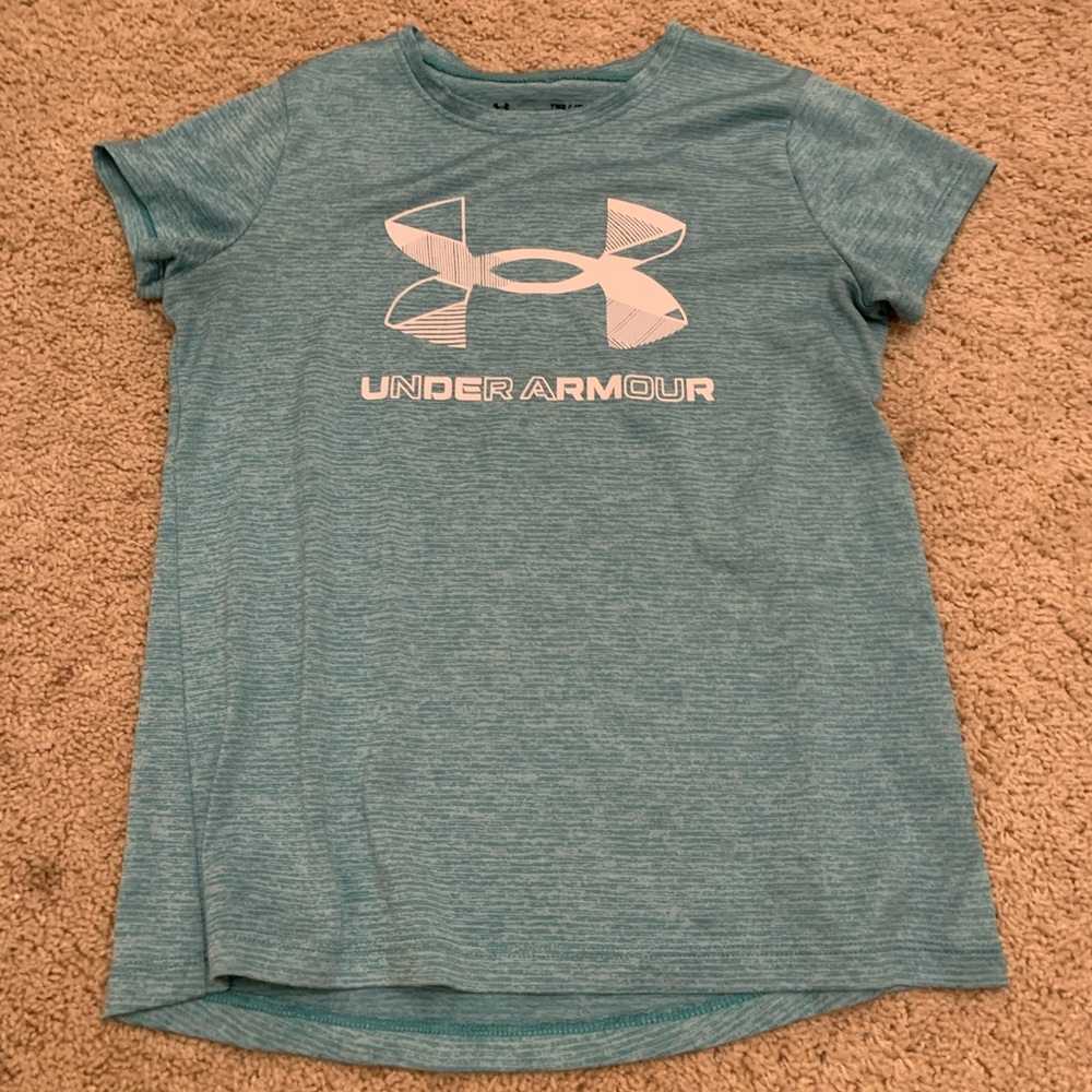 Girls under armor shirt size youth medium